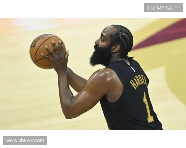 劳模！拇指骨折不接受手术一般要休17天哈登仅隔了四天就复出了